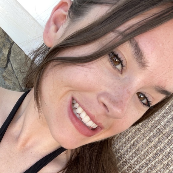 Profile Picture of Danielle Downes (@daniellekd03) on Poshmark