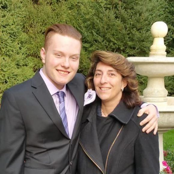 Profile Picture of Laura Fuscone (@laurafuscone) on Poshmark