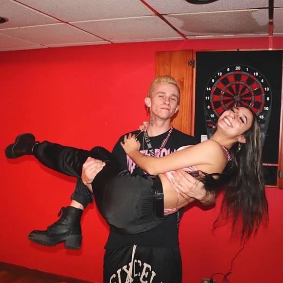 Profile Picture of Miranda Zacek (@mirandagrace00) on Poshmark