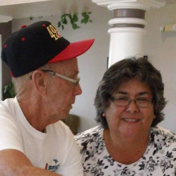 Profile Picture of Luanne Smith (@luannensmith) on Poshmark