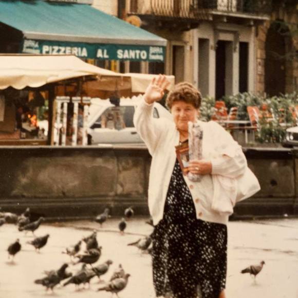 Profile Picture of Angela Grannells (@grannells) on Poshmark