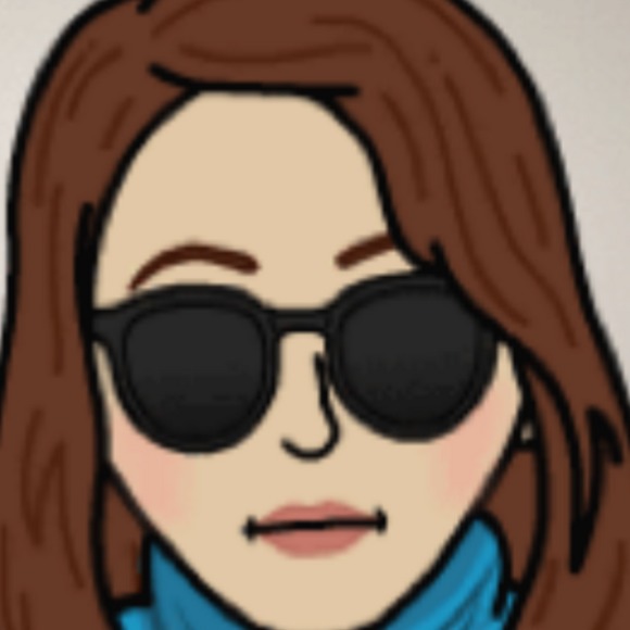 Profile Picture of Romy Sambursky (@rsambursky) on Poshmark