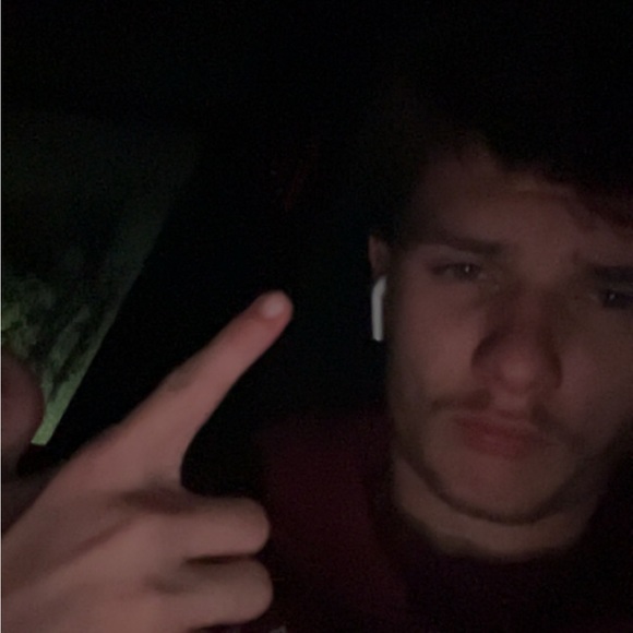 Profile Picture of Jaydon Layer (@jaydonlayer) on Poshmark