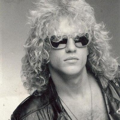 Profile Picture of John Lofton (@rockindad68) on Twitter