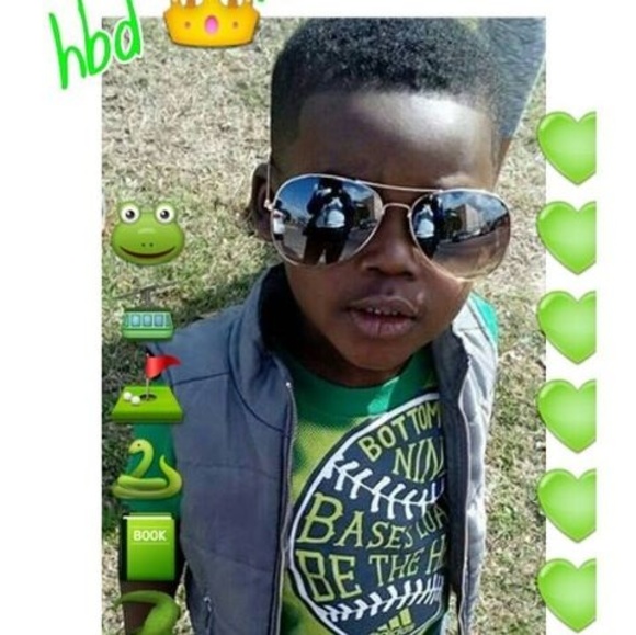 Profile Picture of Arnel Stroughter (@arnelstroughter) on Poshmark