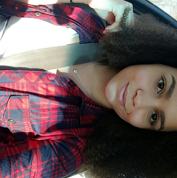 Profile Picture of Casey Detuncq (@caseyjett) on Poshmark