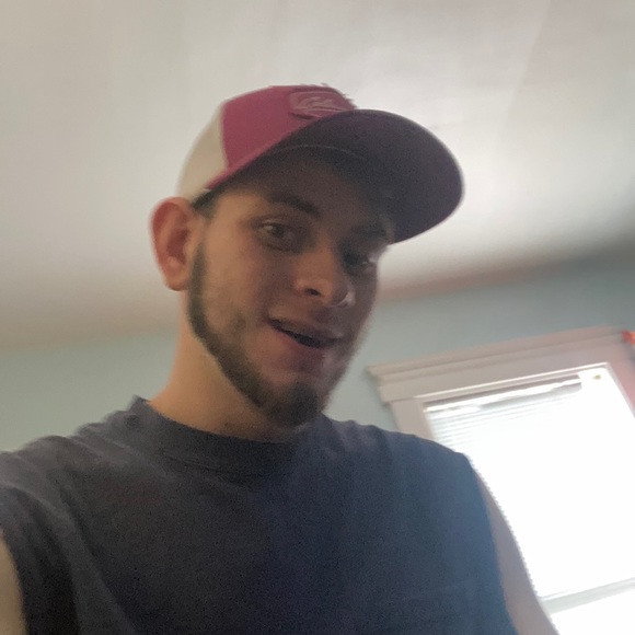 Profile Picture of Zachary Emmert (@zachred19) on Poshmark
