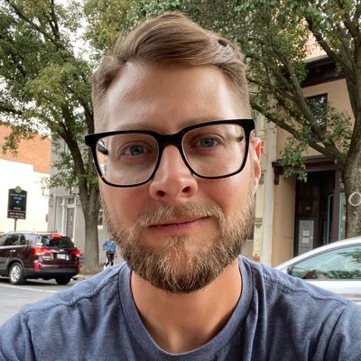 Profile Picture of Kyle Martineau (@eausnap) on Twitter
