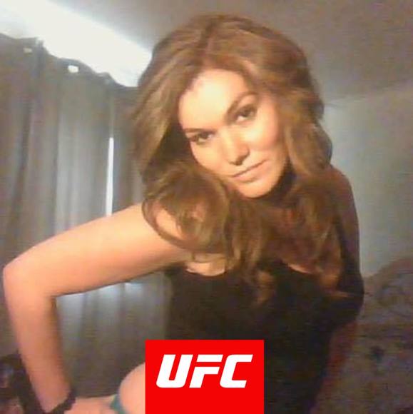 Profile Picture of Danielle Barann (@daniellebarann) on Poshmark