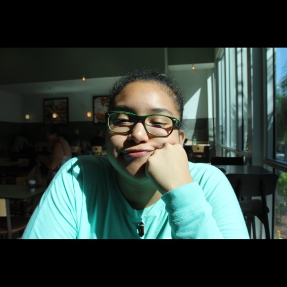 Profile Picture of Clarita Carnero (@clarii7) on Poshmark