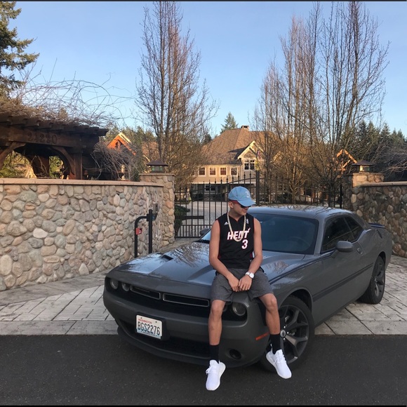 Profile Picture of Nicholas Wall (@nickwalll) on Poshmark