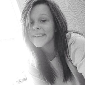 Profile Picture of Sara Ash (@saraash22) on Myspace