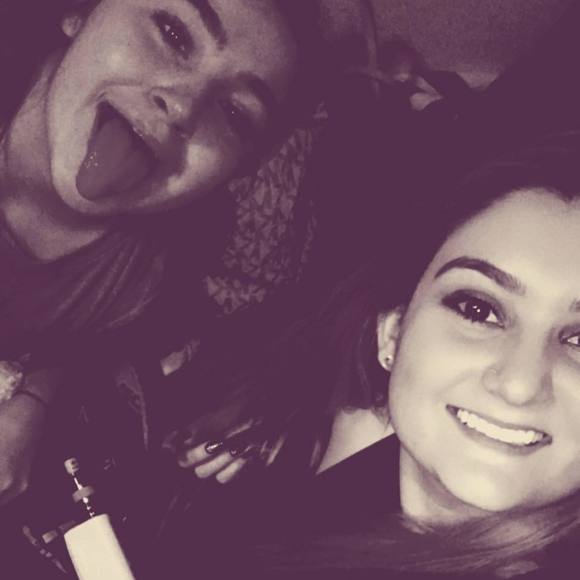 Profile Picture of Lindsay mae Cranfield (@l_cranfield) on Poshmark