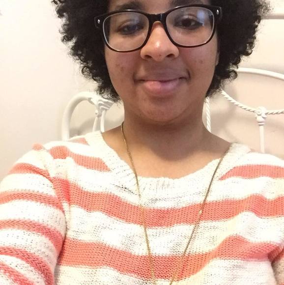 Profile Picture of Tatiana James (@tatianaleejames) on Poshmark