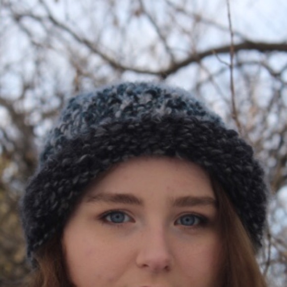 Profile Picture of Savannah Schaefer (@savannaht2600) on Poshmark