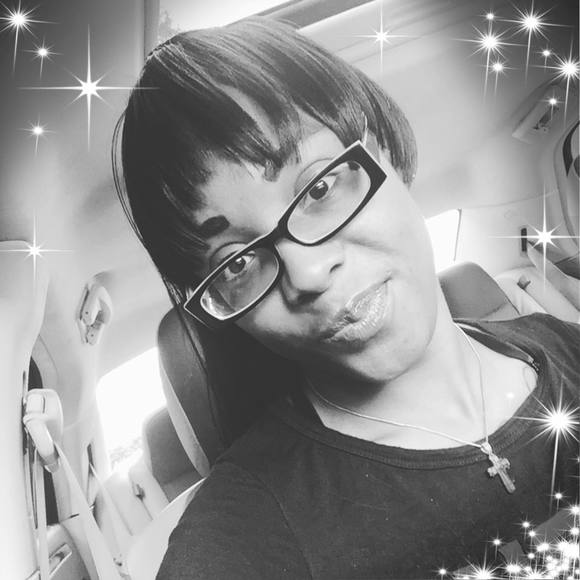 Profile Picture of Shirley Colbert (@shirley8417) on Poshmark
