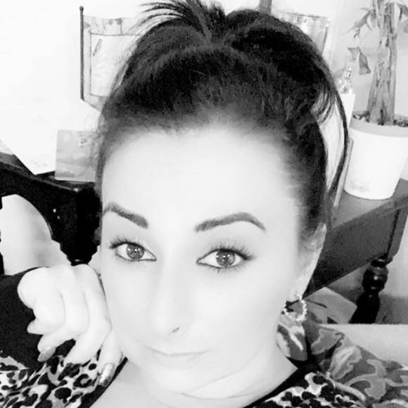 Profile Picture of Candice Johnson gilliland (@candicejg) on Poshmark