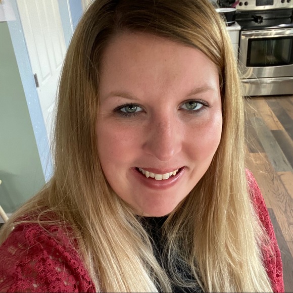 Jonnie Leabo - Poshmark Profile Picture of Jonnie Leabo (@jonniemichelle) on Poshmark