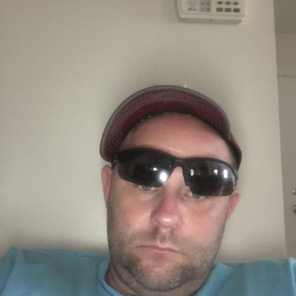 Profile Picture of Brian Singletary (@briansinglet433) on Poshmark