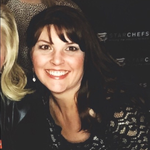 Profile Picture of Eva Pagett (@sassypants930) on Poshmark