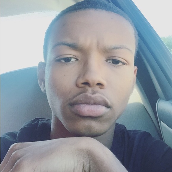 Profile Picture of Jordan Strawter (@smoove2311) on Poshmark