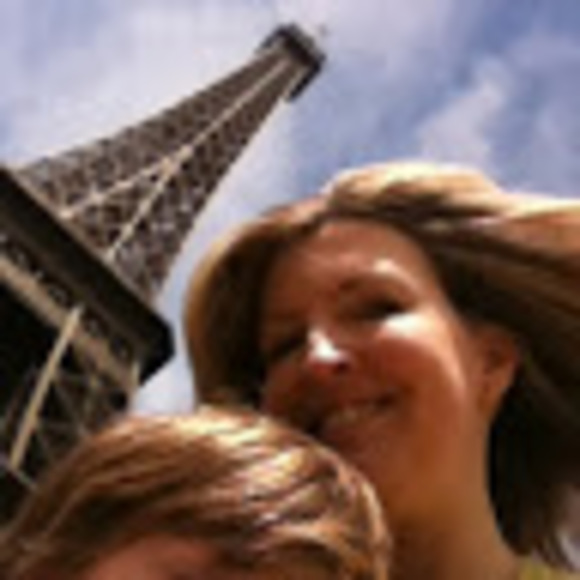 Profile Picture of Lori Dundas (@loridundas) on Poshmark