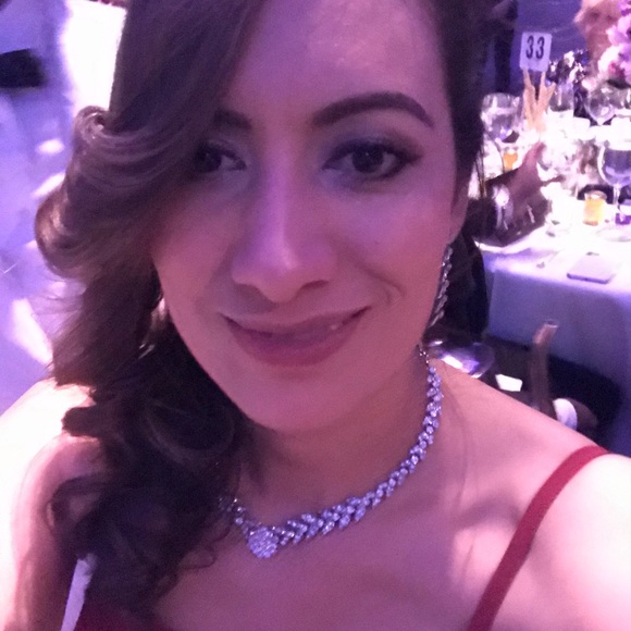 Profile Picture of Yara Eckhart (@getmyfavs) on Poshmark