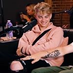 Profile Picture of ✨𝙘𝙤𝙧𝙗𝙮𝙣 𝙗𝙚𝙨𝙨𝙤𝙣 𝙛𝙖𝙣𝙥𝙖𝙜𝙚✨ (@besson.universe) on Instagram