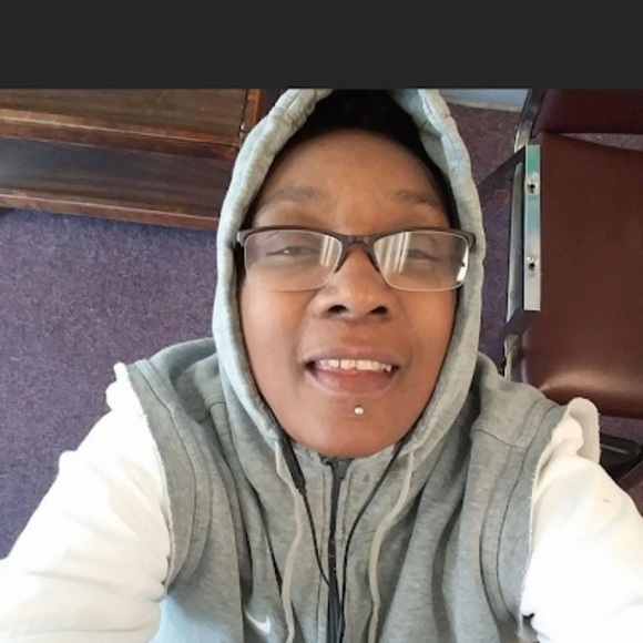 Profile Picture of Myra Myra (@myramyra387) on Poshmark