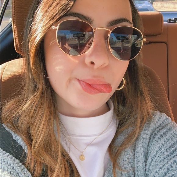 Profile Picture of Hanna Mccaw (@hannamccaw31) on Poshmark