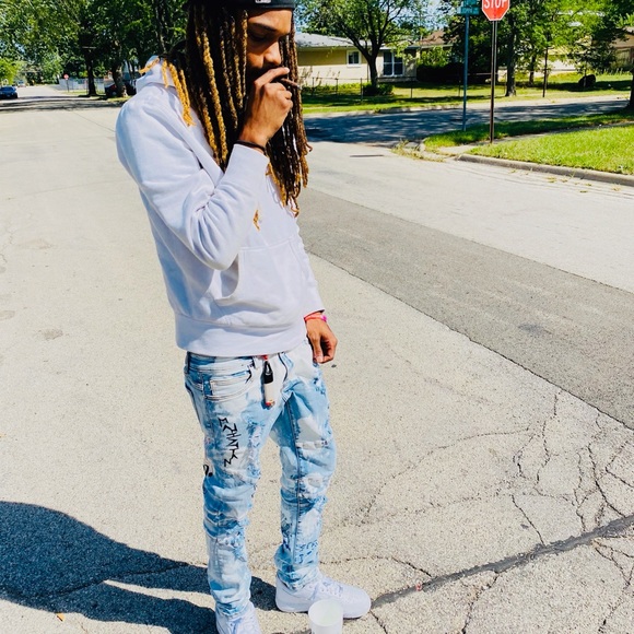 Profile Picture of Quion Goins (@quiongoins) on Poshmark