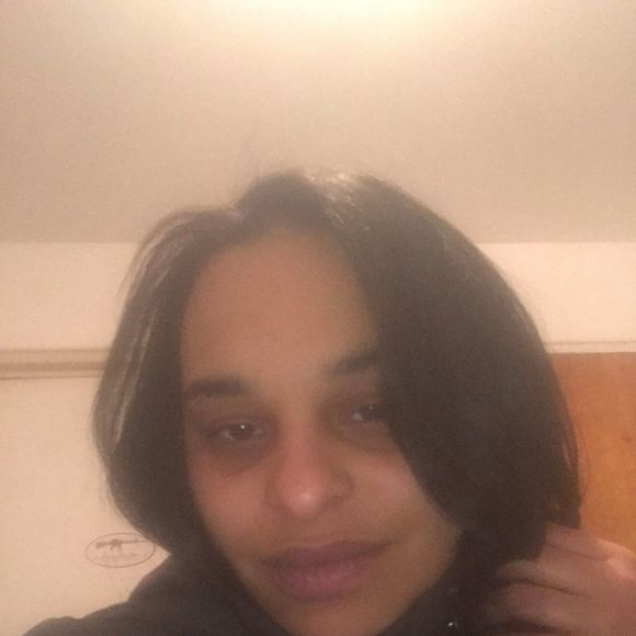 Profile Picture of Samara Oleszkowicz (@soleszkowicz) on Poshmark