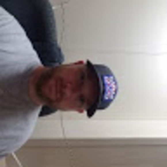 Profile Picture of Bobby Roberts (@robertsbd83) on Poshmark