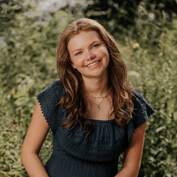 Profile Picture of Eleanor Wright (@wrighteleanor79) on Poshmark