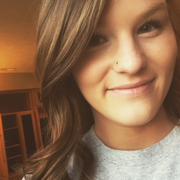Profile Picture of Catherine Barnett (@cbdancer96) on Poshmark
