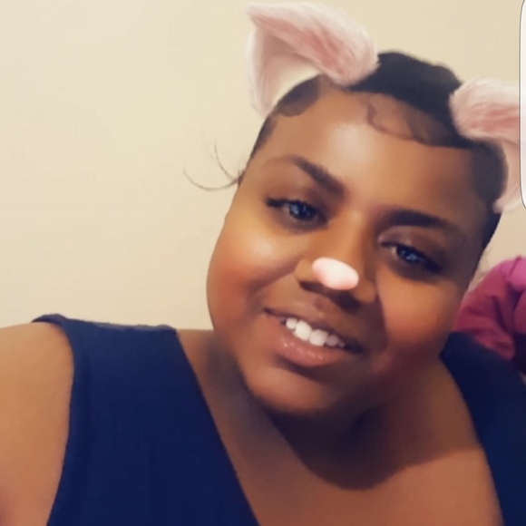 Profile Picture of Shamerera Hutson (@merera) on Poshmark