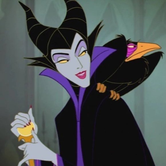 Profile Picture of Katherine Impellizzeri (@katherineimpell) on Poshmark