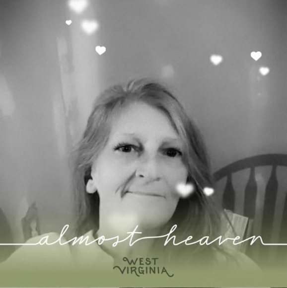 Profile Picture of Kim Salmons (@kimsalmons1971) on Poshmark