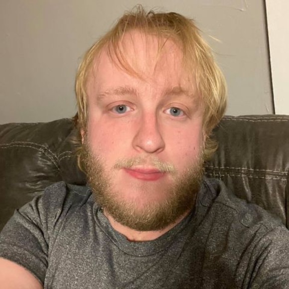 Profile Picture of Christopher Harmon (@chrisharmon493) on Poshmark