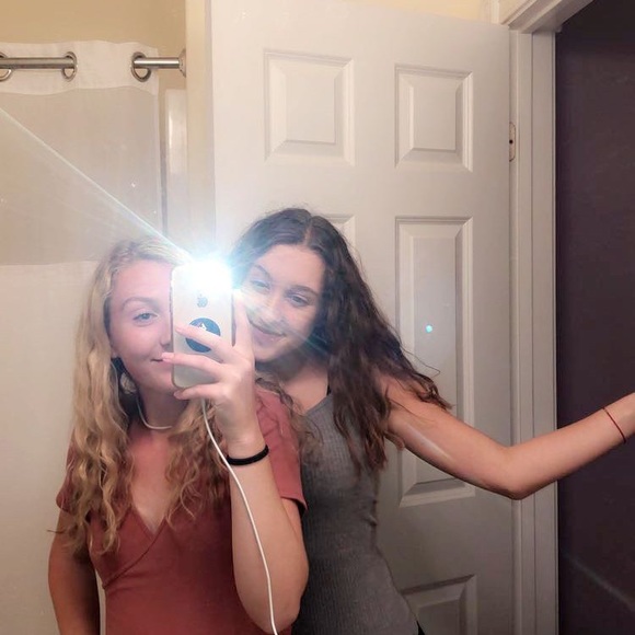 Profile Picture of Megan Gilbey (@megangilb989) on Poshmark