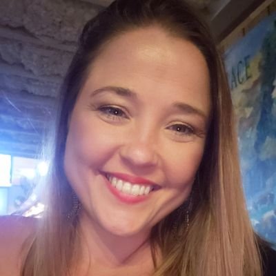 Profile Picture of Ashley Russell (@bubblyash) on Twitter