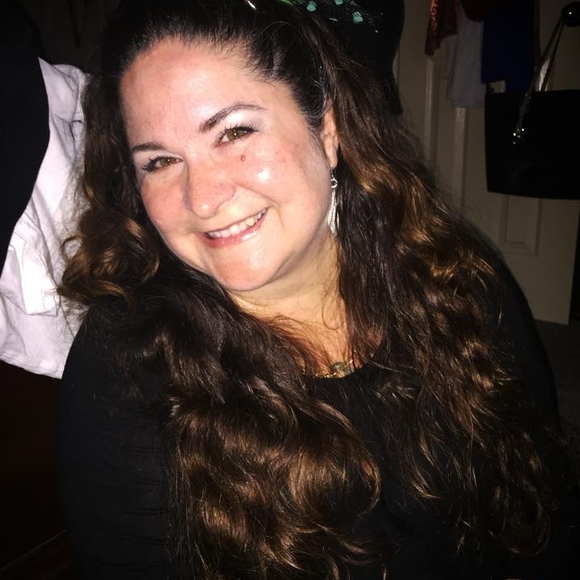 Profile Picture of Shannon Moreland (@gypsybear6) on Poshmark
