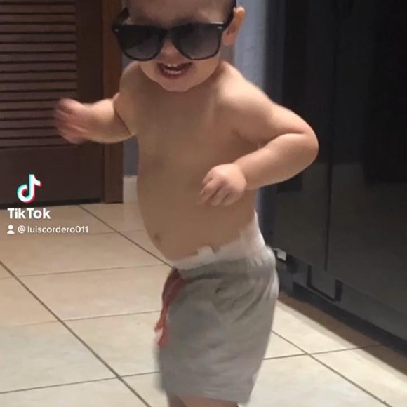 Profile Picture of Luis Cordero (@luiscordero147) on Poshmark