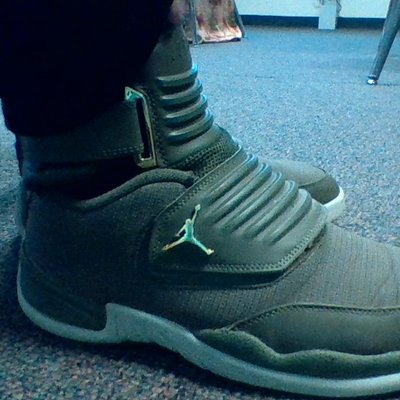 Profile Picture of Dylan Creech (@11111BOSS11111) on Twitter