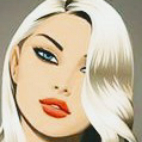 Profile Picture of Christal Topfer (@lovelythings26) on Poshmark