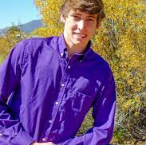 Profile Picture of Brad Lutz (@bradlutz) on Poshmark