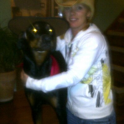 Profile Picture of Beth Poisson (@bethlittlefish) on Twitter