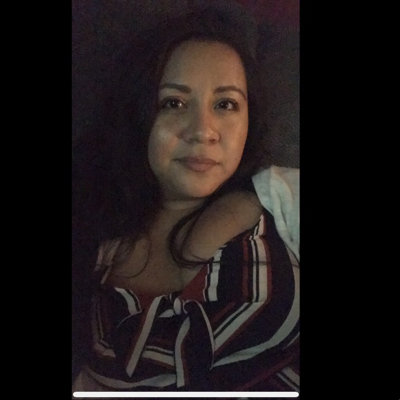 Profile Picture of Jessica Maldonado (@jessishere03) on Poshmark