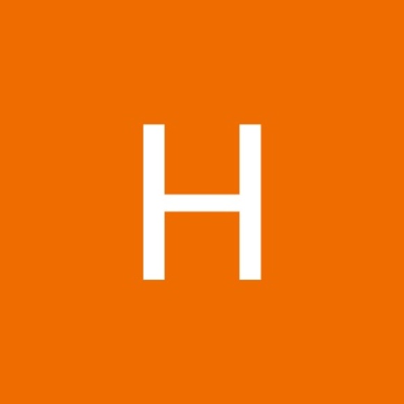 Profile Picture of Hannah Hackett (@hannahhacket496) on Poshmark