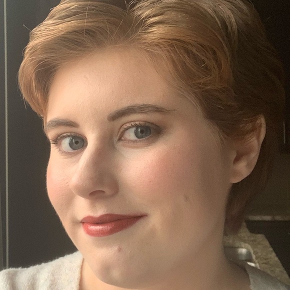 Profile Picture of Gemma Levine (@gemmal_16) on Poshmark